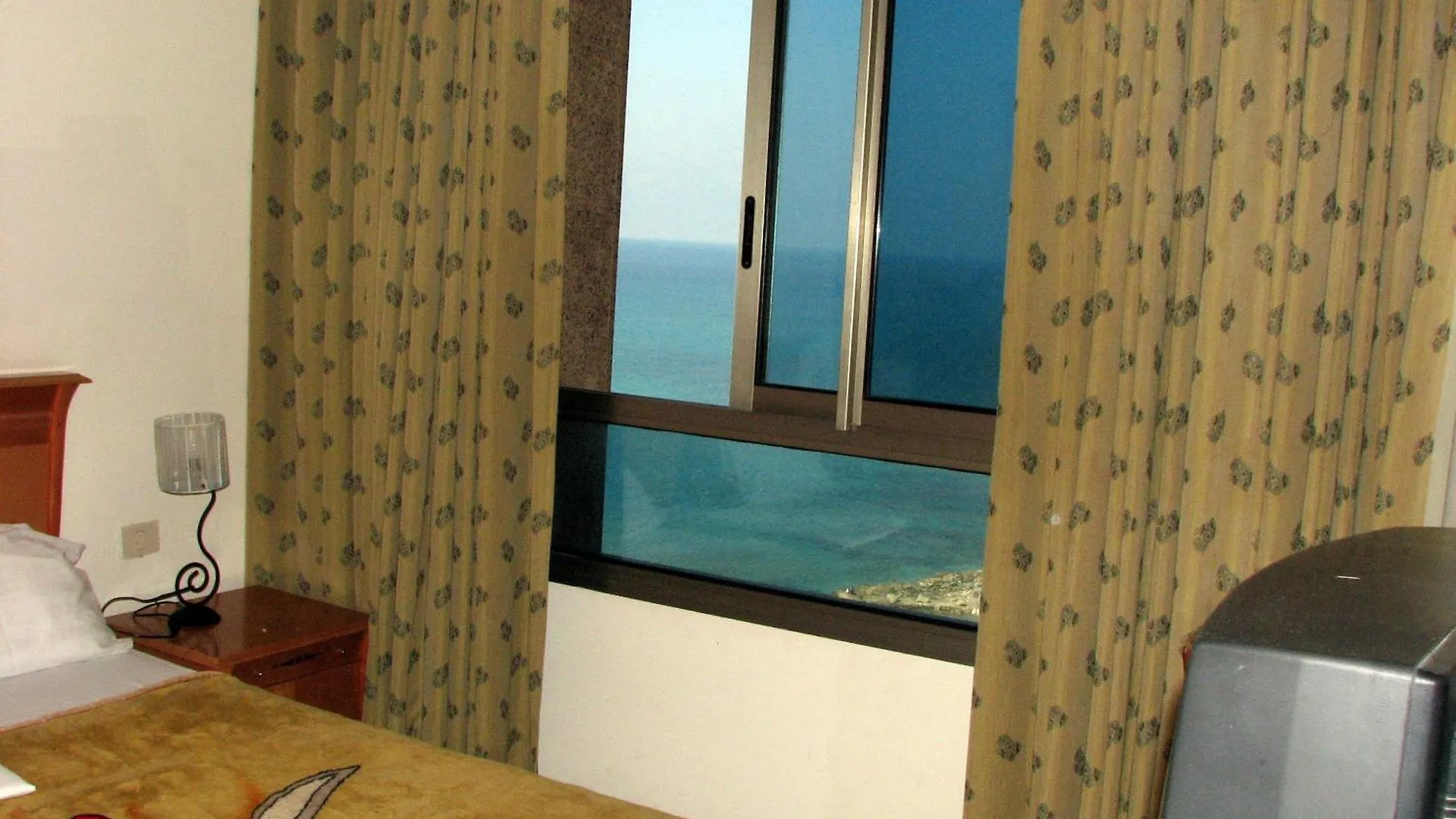 Hotel apartamentowy Apartments On The Beach Hajfa