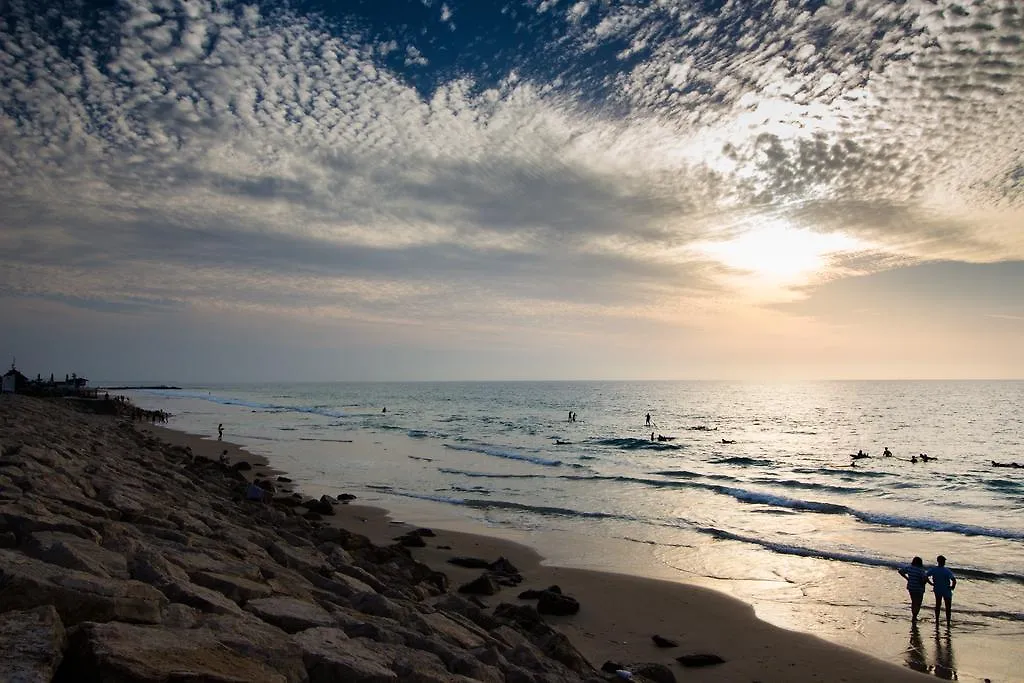 Aparthotel Apartments On The Beach Haifa