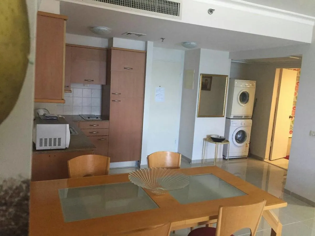 Hotel apartamentowy Apartments On The Beach Hajfa