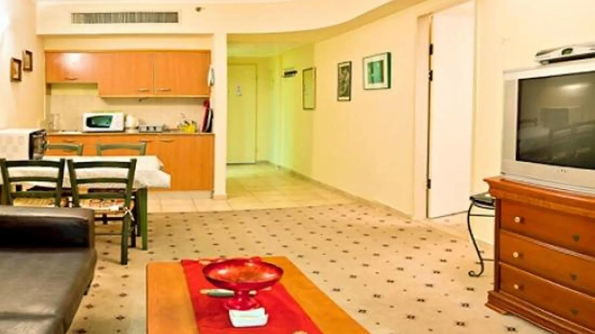 Aparthotel Apartments On The Beach Haifa